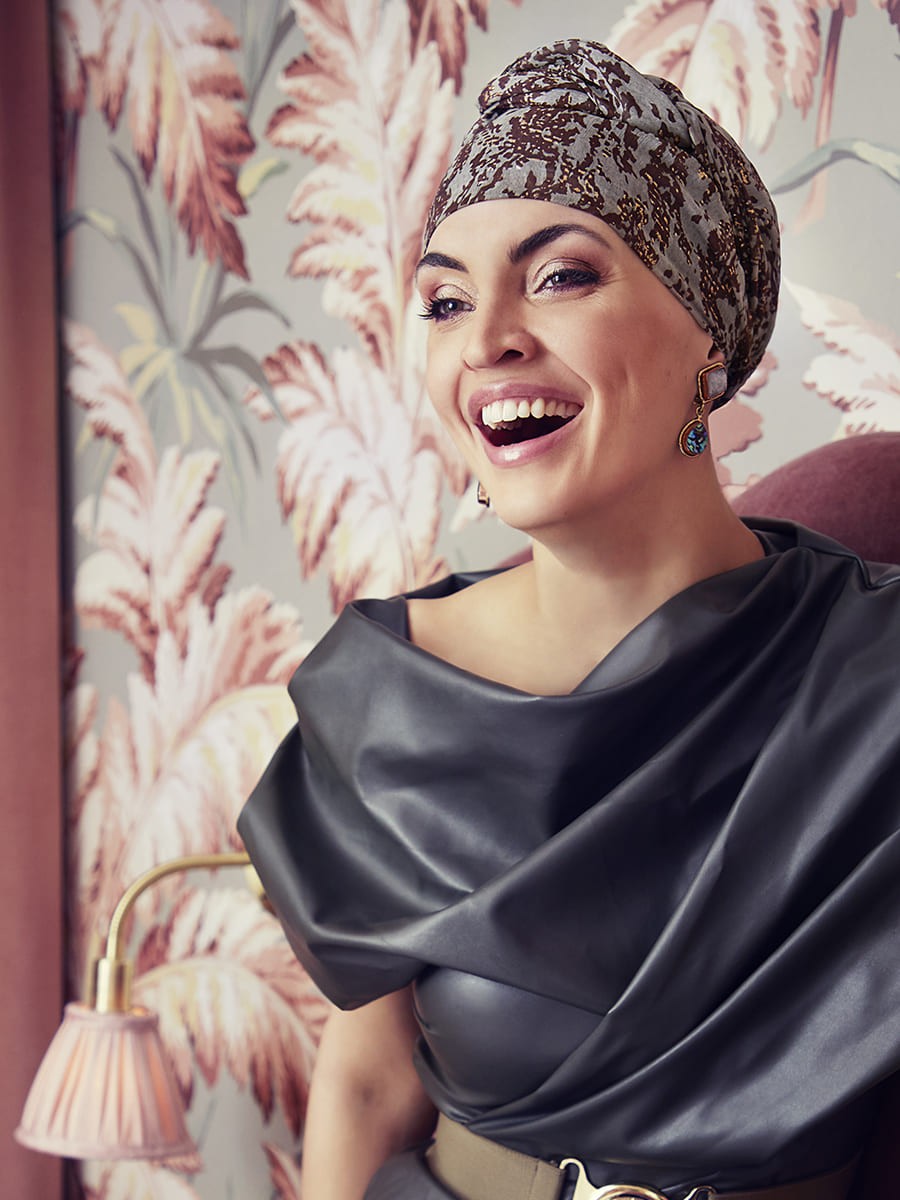 turbante_amber_boho_estampado_marrones_dorad